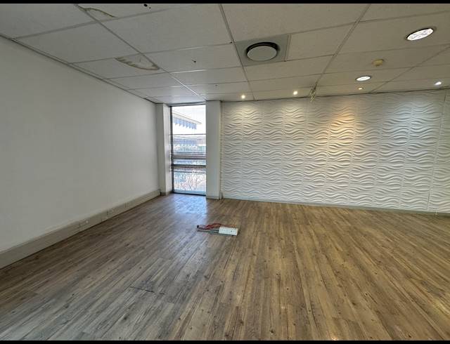 762M² OFFICE TO LET IN WOODMEAD